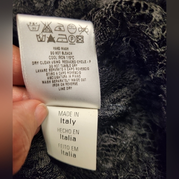 VALENTINO R.E.D BLACK FLORAL LACE LONG SLEEVE HIGH NECK BACK BUTTON BLOUSE M 42. - Picture 13 of 17